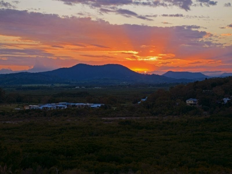 60 Ian Wood Drive, Dolphin Heads QLD 4740