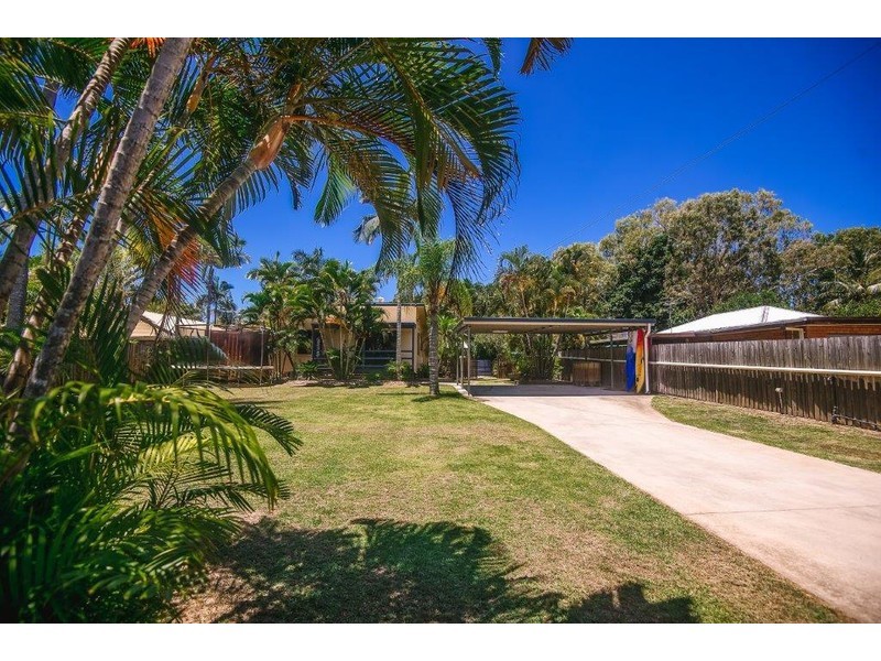 12 Waverley Street, Bucasia QLD 4750