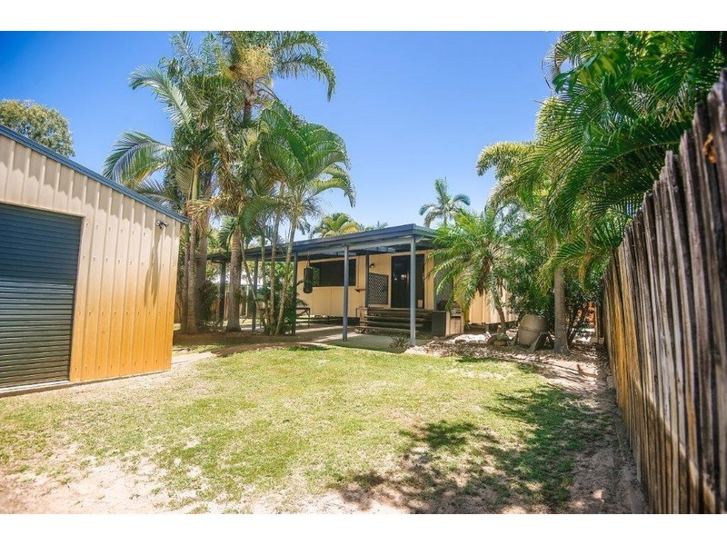 12 Waverley Street, Bucasia QLD 4750
