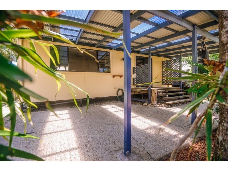 12 Waverley Street, Bucasia QLD 4750