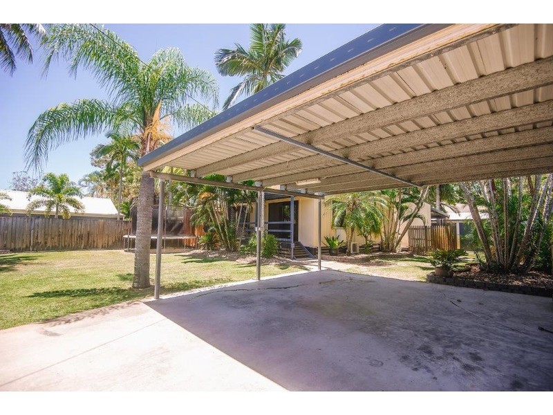 12 Waverley Street, Bucasia QLD 4750