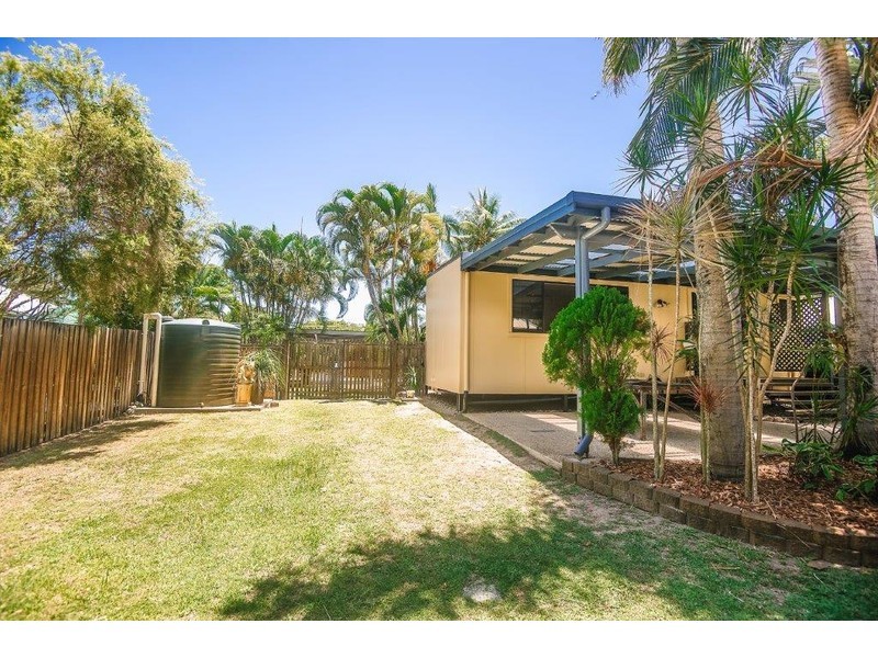 12 Waverley Street, Bucasia QLD 4750