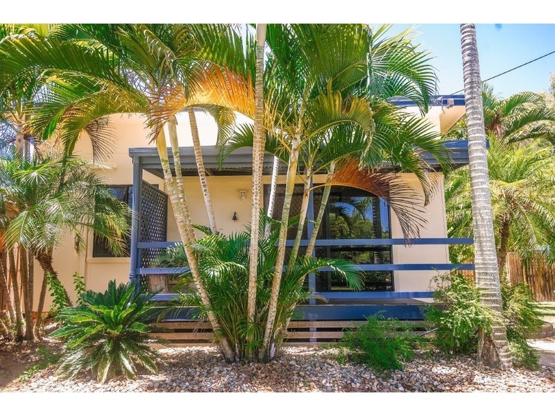 12 Waverley Street, Bucasia QLD 4750