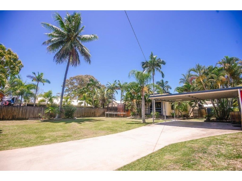 12 Waverley Street, Bucasia QLD 4750