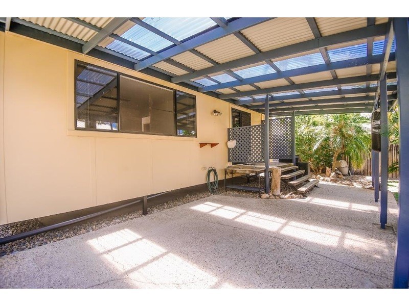 12 Waverley Street, Bucasia QLD 4750