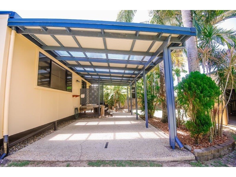 12 Waverley Street, Bucasia QLD 4750