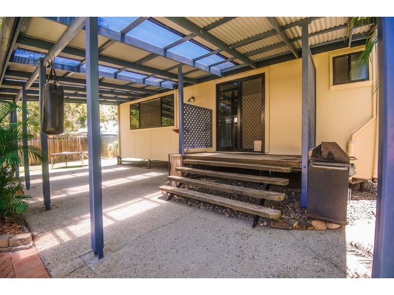 12 Waverley Street, Bucasia QLD 4750