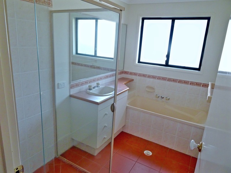 4 Bronte Court, Sippy Downs QLD 4556