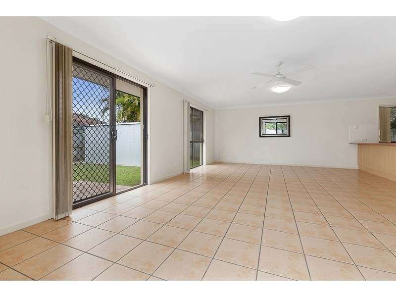 8 Windermere Way, Sippy Downs QLD 4556