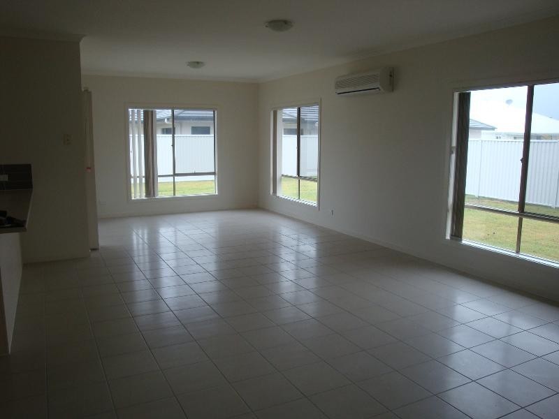 100 Tweddell Drive, Pelican Waters QLD 4551