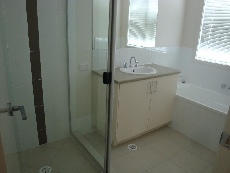 100 Tweddell Drive, Pelican Waters QLD 4551