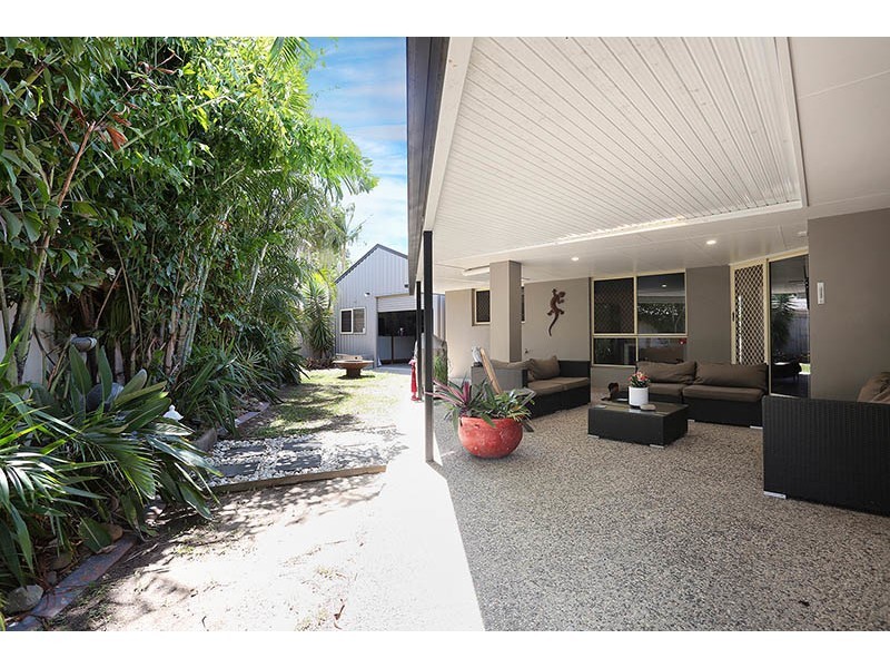 684 David Low Way, Pacific Paradise QLD 4564