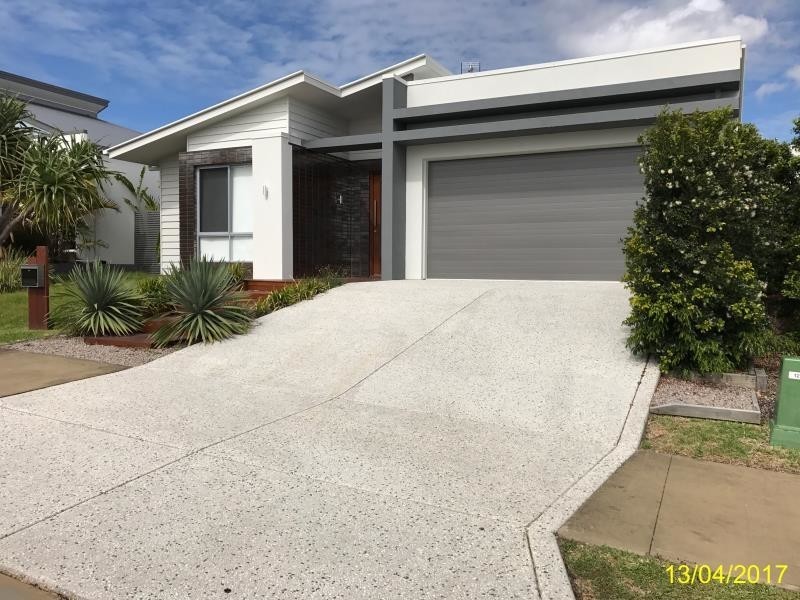 7 Radiata Close, Peregian Springs QLD 4573