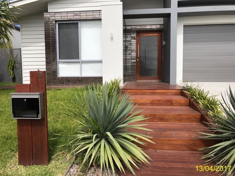 7 Radiata Close, Peregian Springs QLD 4573