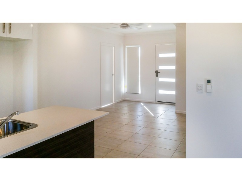 2/38 Flame Tree Avenue, Sippy Downs QLD 4556