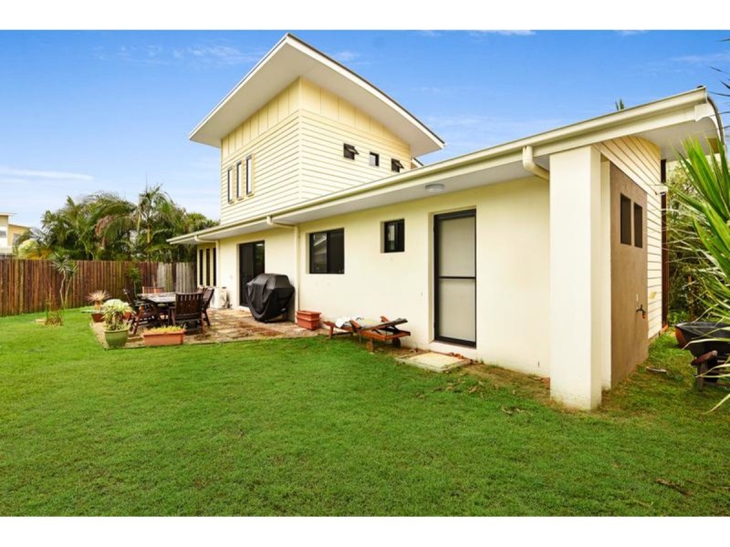 2/14 Hans Boysen Drive, Mudjimba QLD 4564