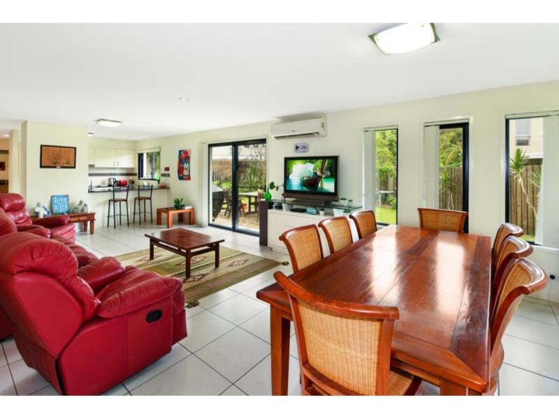 2/14 Hans Boysen Drive, Mudjimba QLD 4564