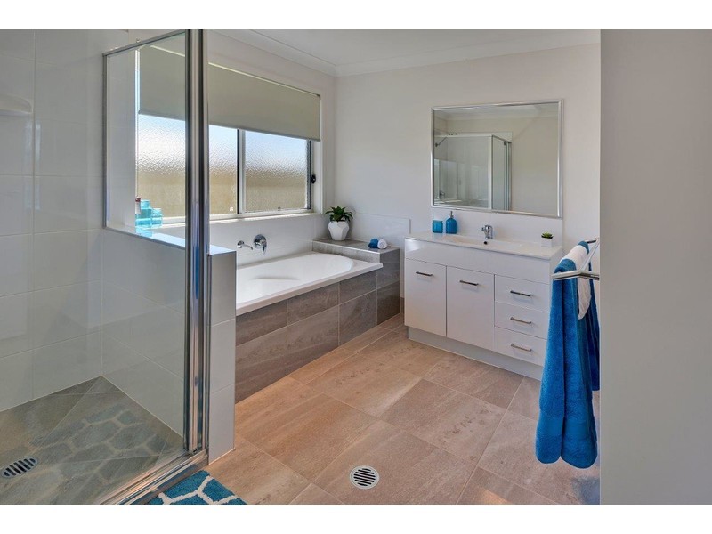 9a Perren Crescent, Bli Bli QLD 4560