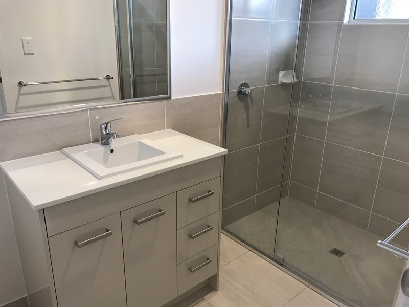 2/7 Rowley Close, Glass House Mountains QLD 4518