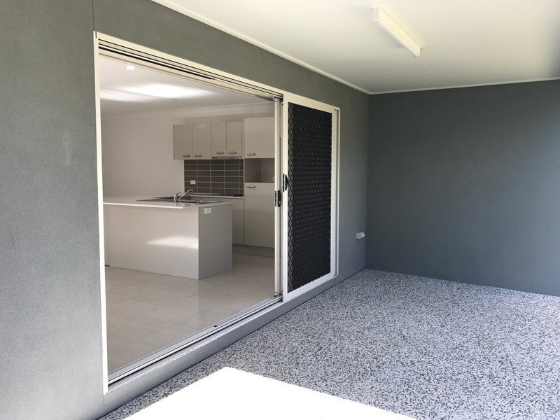 2/7 Rowley Close, Glass House Mountains QLD 4518