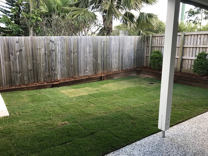 2/7 Rowley Close, Glass House Mountains QLD 4518