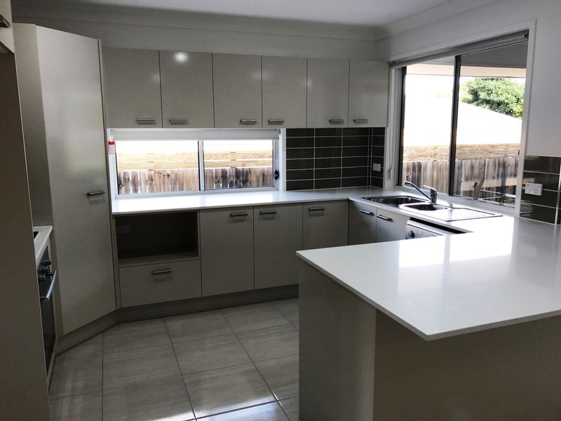 1/7 Rowley Close, Glass House Mountains QLD 4518