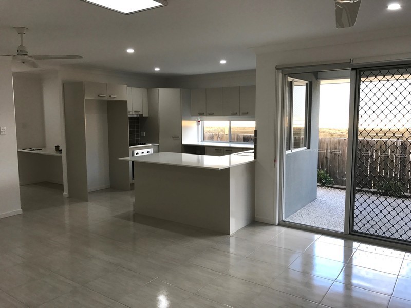 1/7 Rowley Close, Glass House Mountains QLD 4518