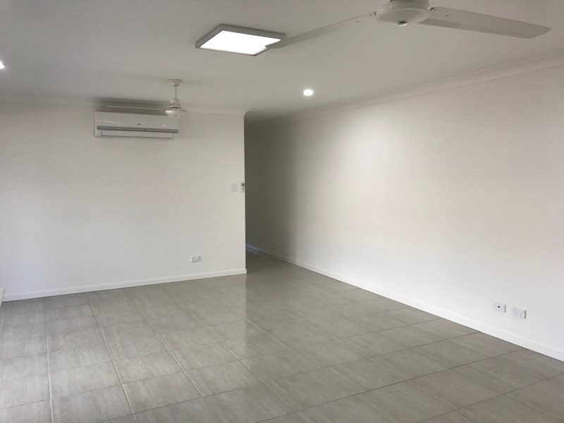 1/7 Rowley Close, Glass House Mountains QLD 4518