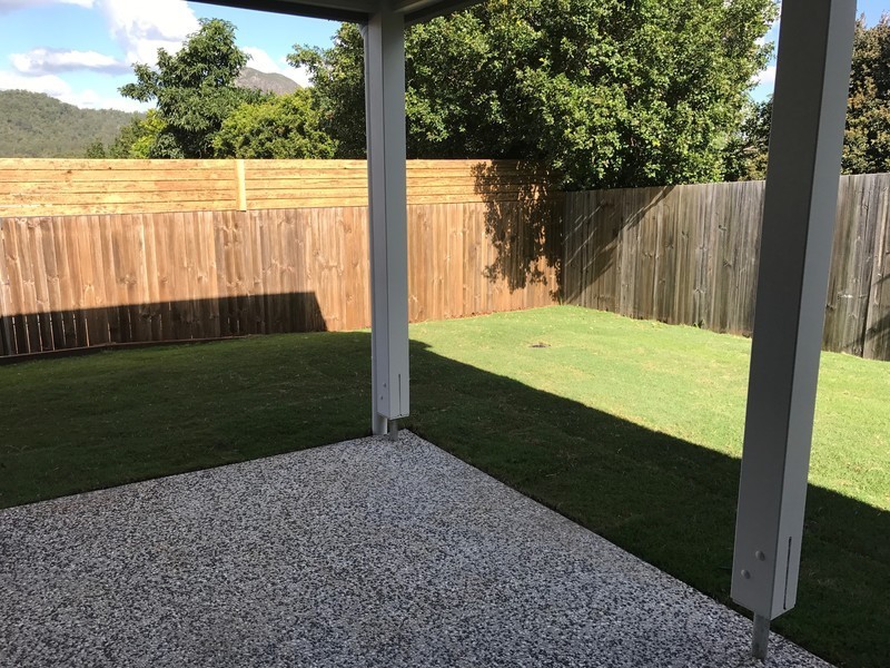 1/7 Rowley Close, Glass House Mountains QLD 4518