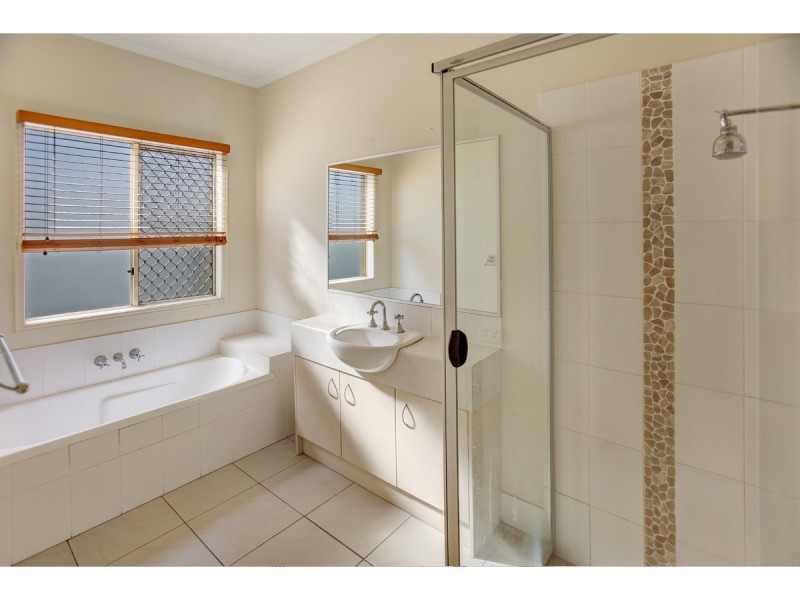 19 Irving Place, Sippy Downs QLD 4556