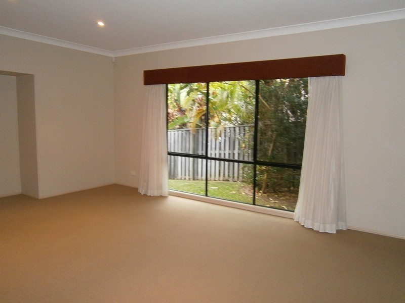 9 Peachester Close, Ormeau QLD 4208