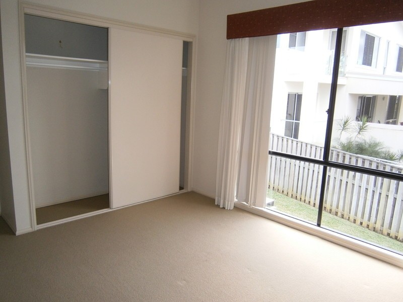 9 Peachester Close, Ormeau QLD 4208