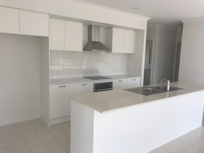 39 Poole Road, Glass House Mountains QLD 4518