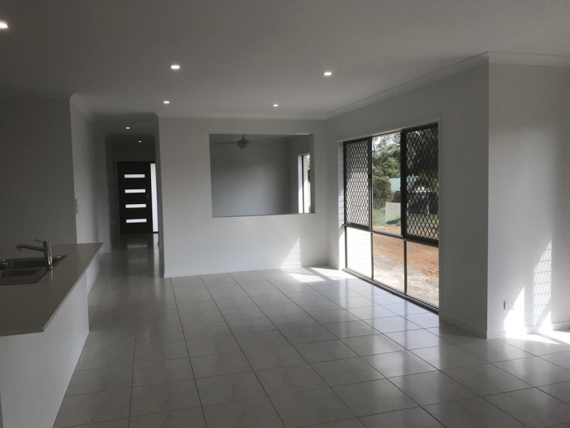 39 Poole Road, Glass House Mountains QLD 4518