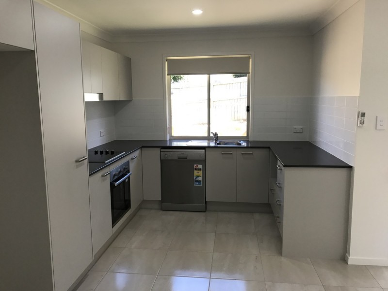 2/40 Tramline Rise, Burnside QLD 4560