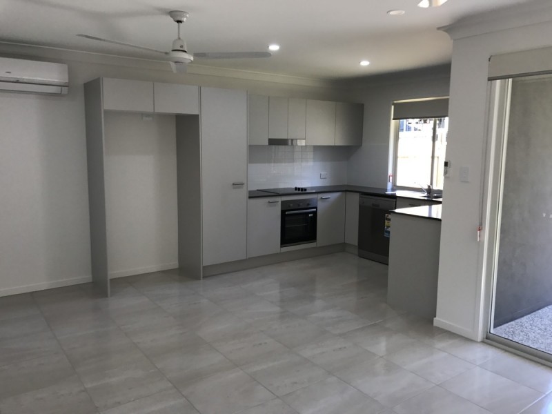 2/40 Tramline Rise, Burnside QLD 4560
