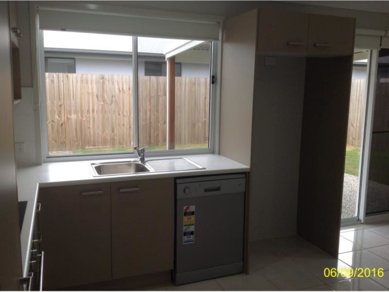 4b Sairs Street, Glass House Mountains QLD 4518