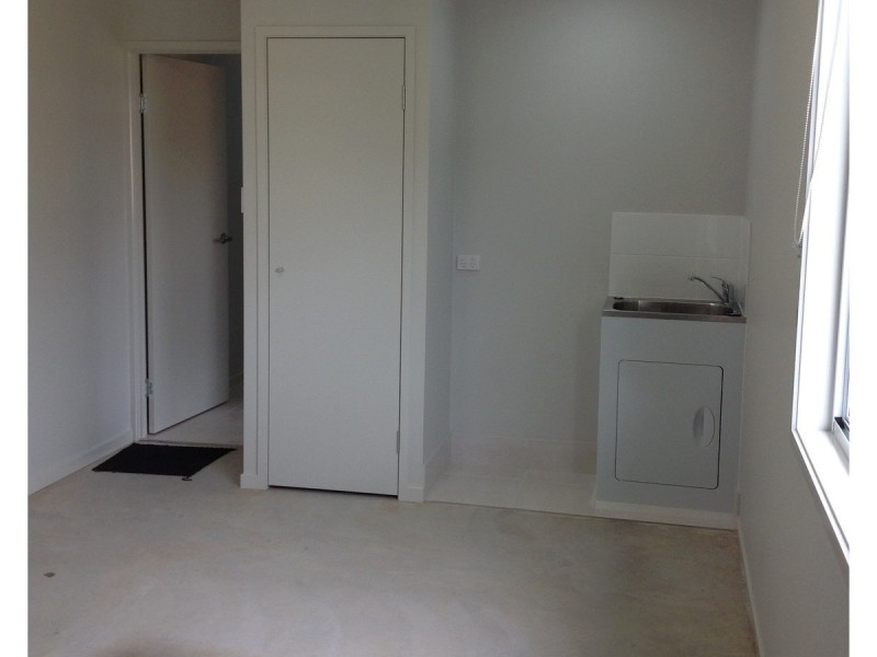 4b Sairs Street, Glass House Mountains QLD 4518