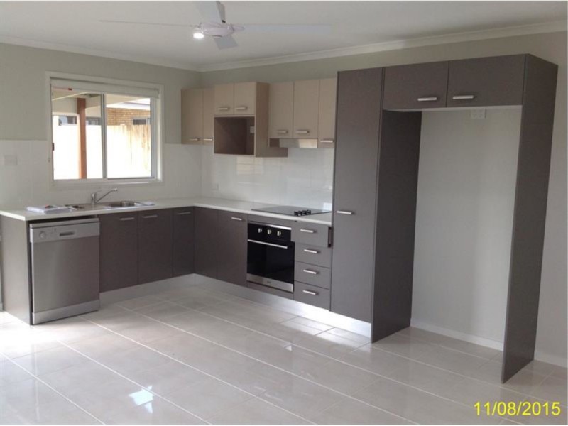 1/9 Sairs Street, Glass House Mountains QLD 4518