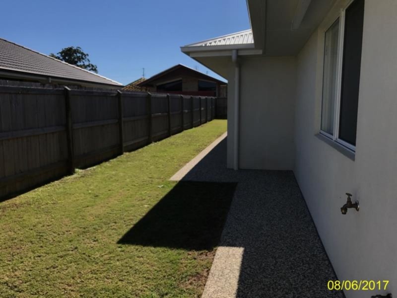 1/9 Sairs Street, Glass House Mountains QLD 4518