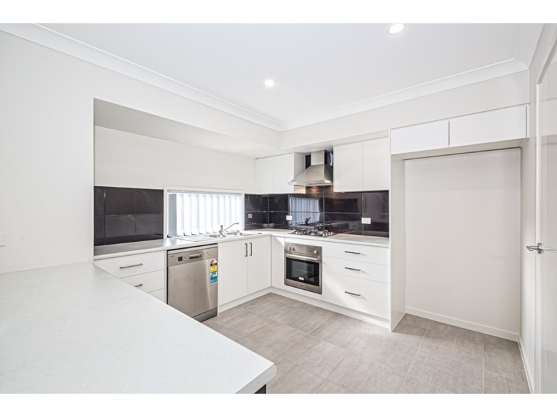 6 Summit Close, Glass House Mountains QLD 4518