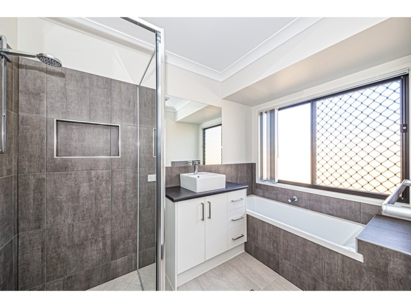 6 Summit Close, Glass House Mountains QLD 4518