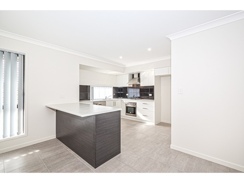 6 Summit Close, Glass House Mountains QLD 4518