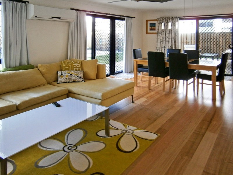 16 Ameen Circuit, Mudjimba QLD 4564