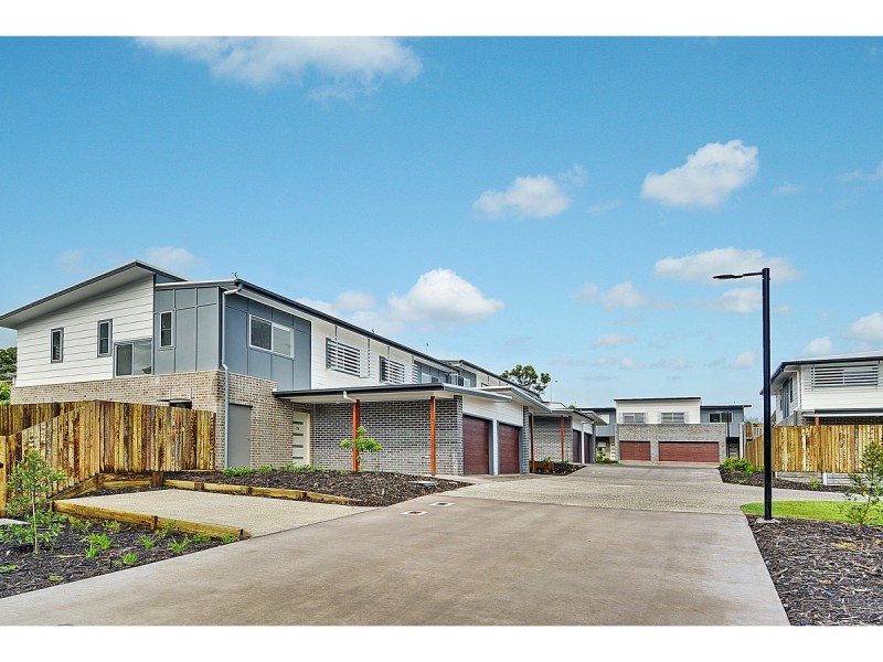 7/17 Greensboro Place, Little Mountain QLD 4551