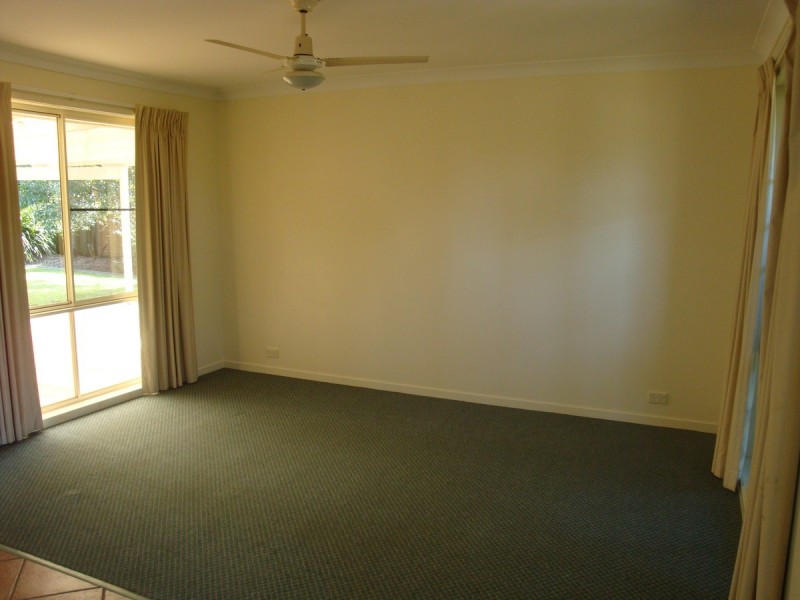 8 Oxford Close, Sippy Downs QLD 4556