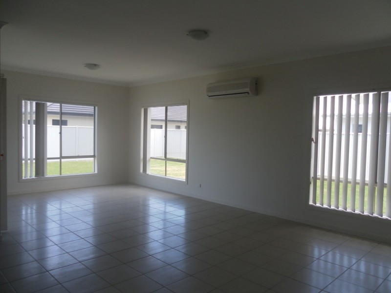 100 Tweddell Drive, Pelican Waters QLD 4551