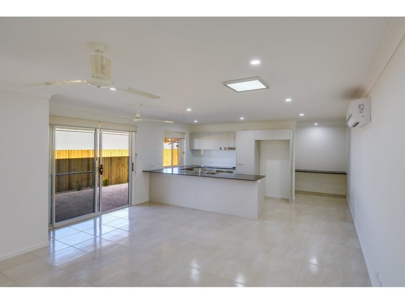 1/40 Tramline Rise, Burnside QLD 4560