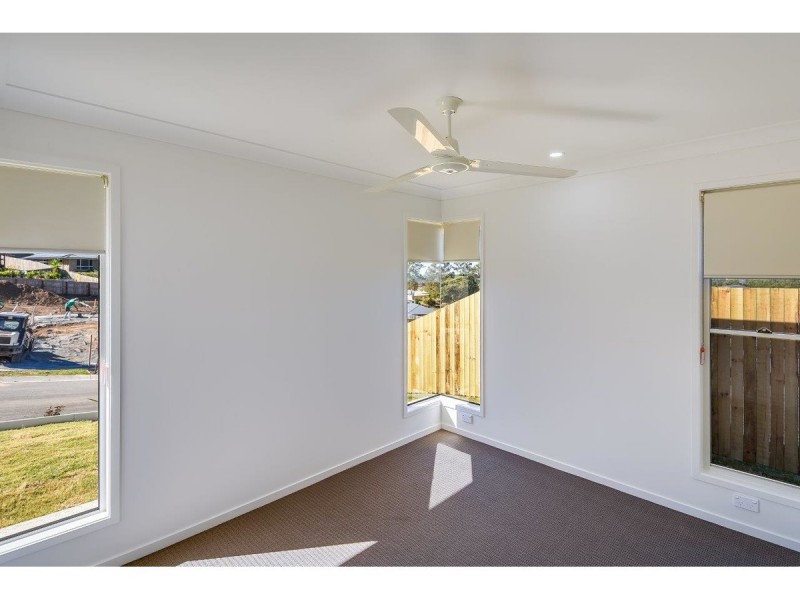 1/40 Tramline Rise, Burnside QLD 4560