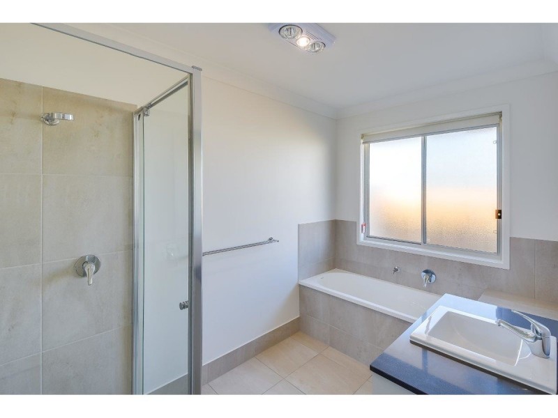 1/40 Tramline Rise, Burnside QLD 4560